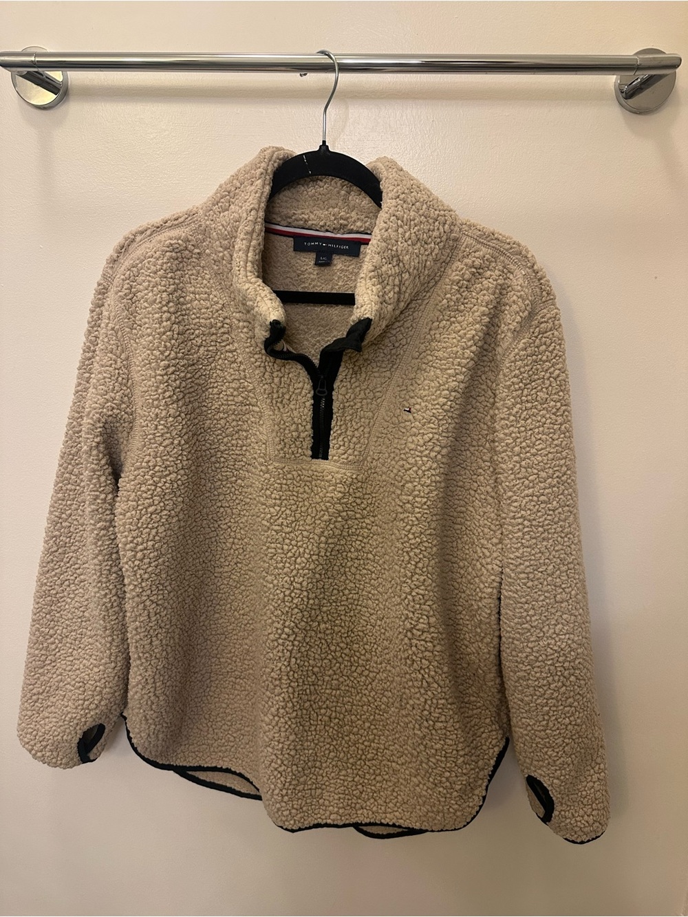Tommy Hilfiger Men’s Cream Sherpa Half-Zip Pullover with Black Trim